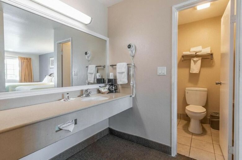 Hotel Signature Anaheim Maingate