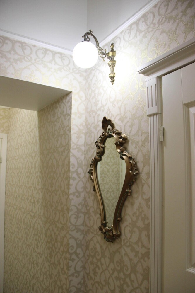 Hotel Guest Rooms Leone