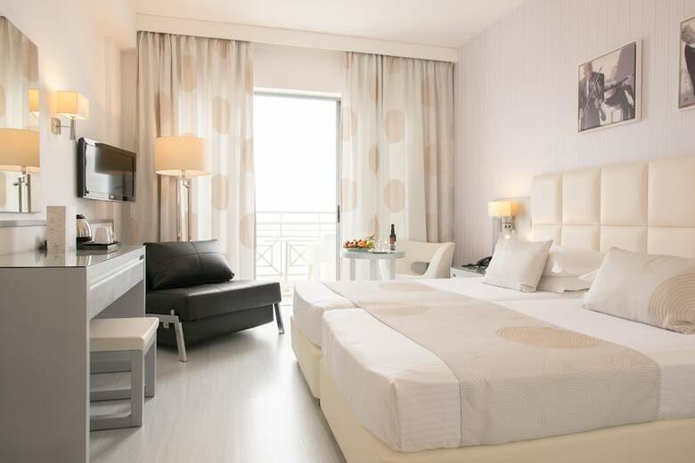 St. George Hotel Spa & Beach Resort
