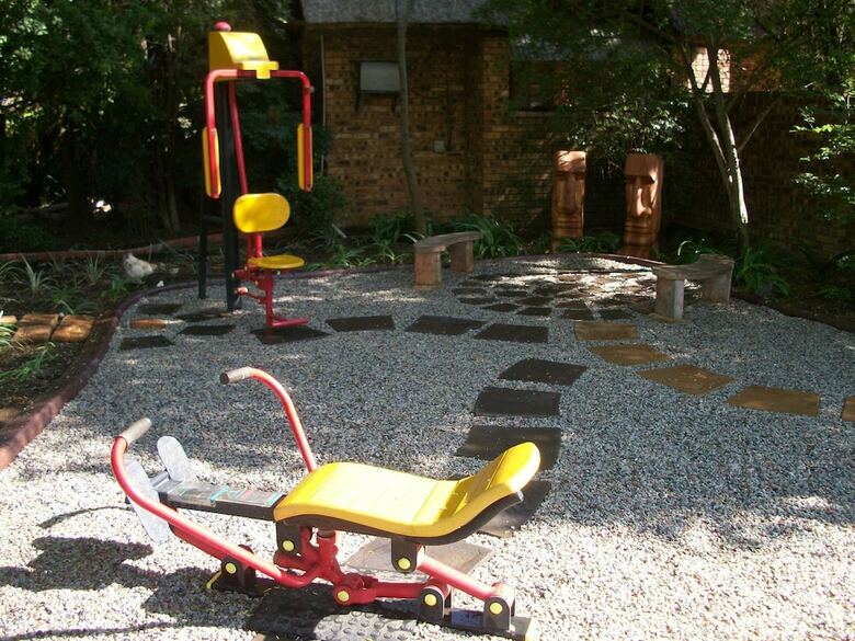 Hotel Ikwekwezi Guest Lodge