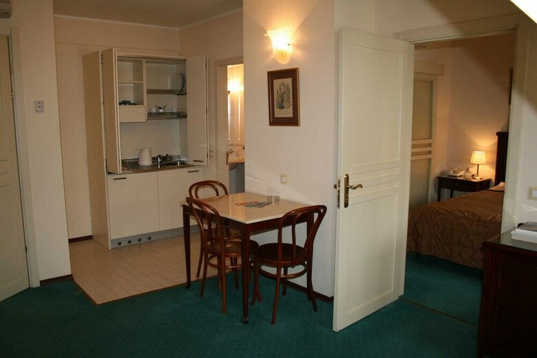Medea Hotel