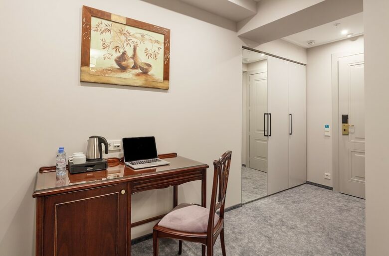 Medea Hotel