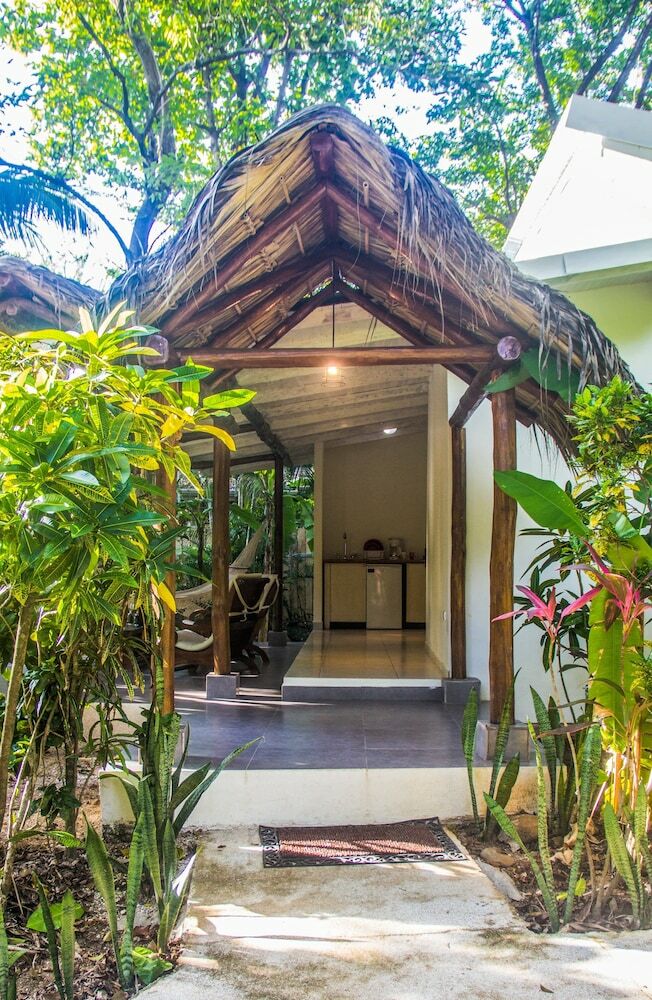Hotel Banana Beach Bungalows