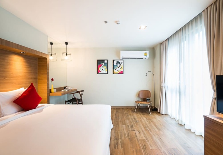 Sunshine Hip Hotel