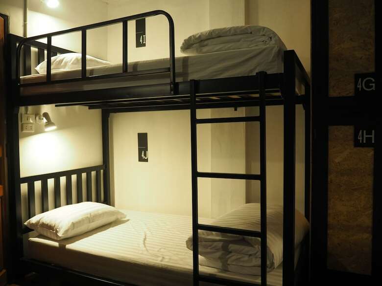 Hostal Eden Walking Street Hostel