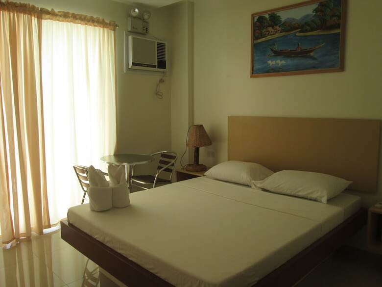 Jeffrey S Hotel