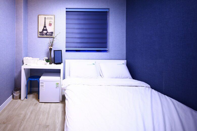 Hotel Road House Myeongdong