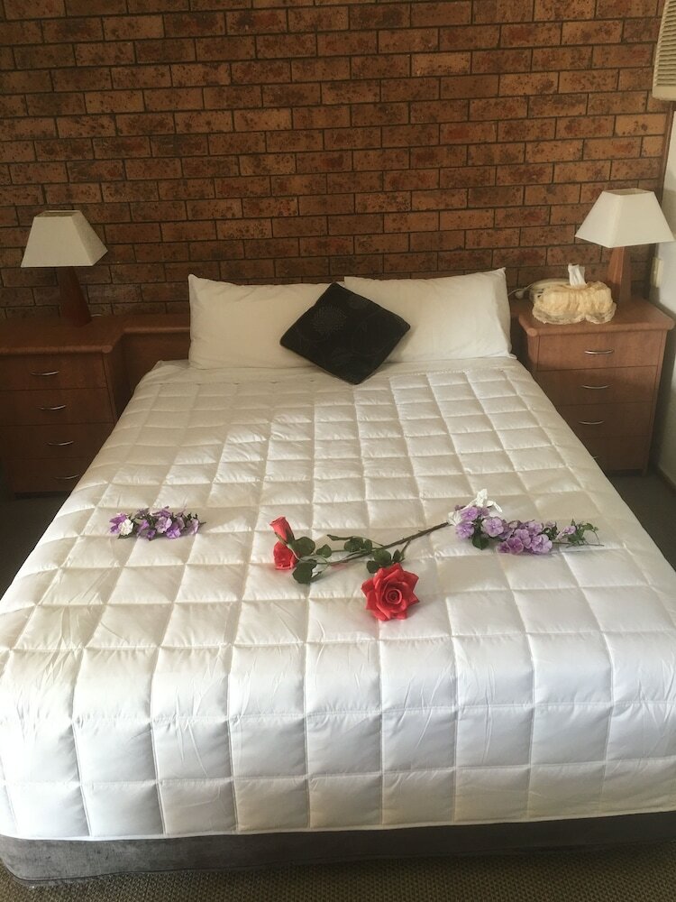 Bridgeview Motel