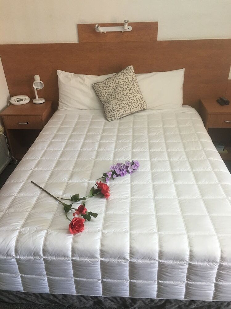 Bridgeview Motel