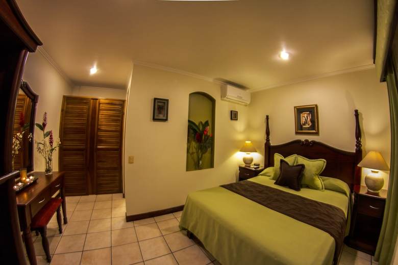 Hotel Iguana Verde
