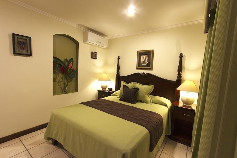 Hotel Iguana Verde