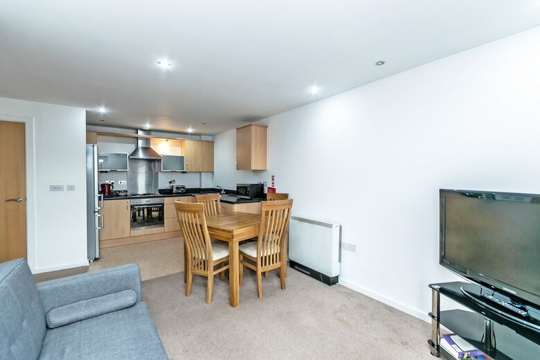 Racecourse Serviced Apartments