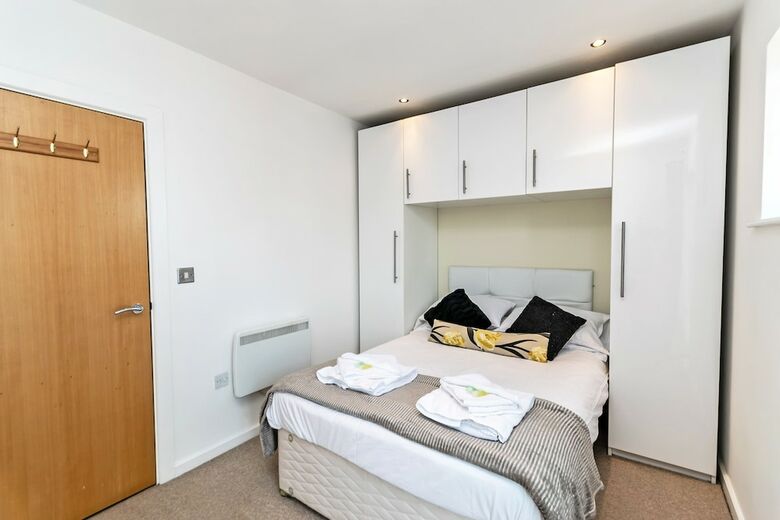 Racecourse Serviced Apartments