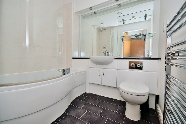 Racecourse Serviced Apartments
