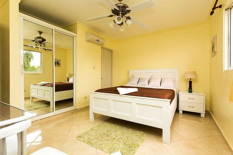 Apartment At Garden Condos
