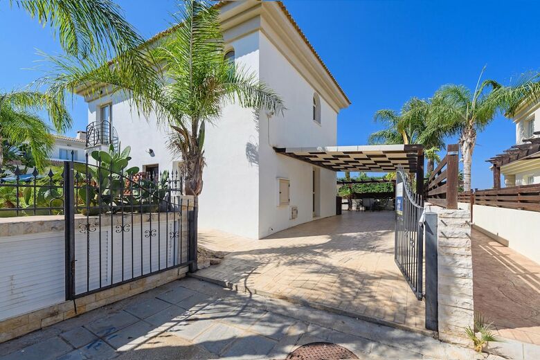 Villa Alex