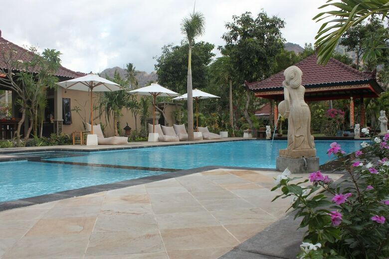 Hotel Tirta Sari Bungalows