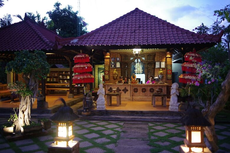 Hotel Tirta Sari Bungalows