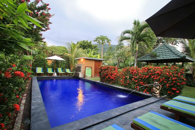 Hotel Amed Harmony Cafe And Bungalows