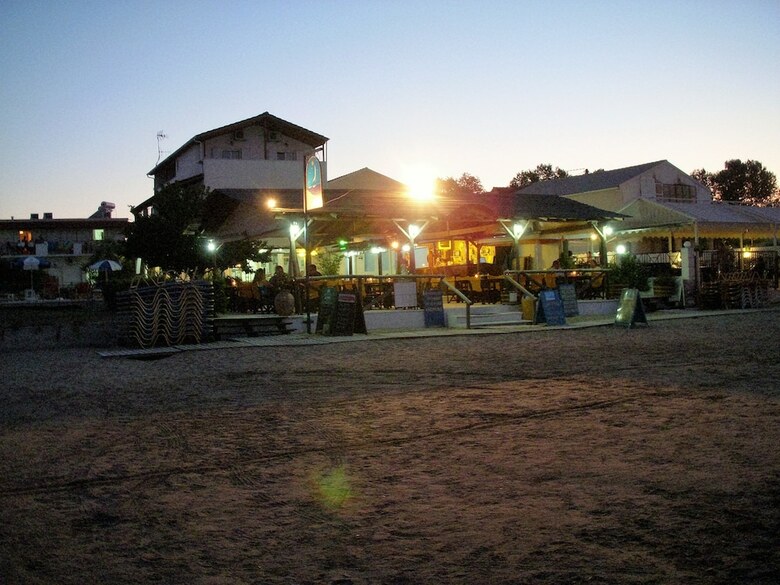 Apartamentos Likourgos Beach