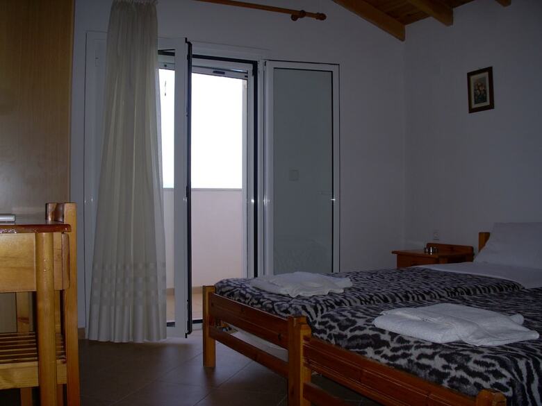 Apartamentos Likourgos Beach