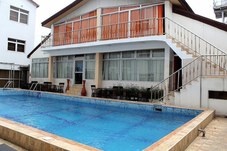 Springpark Yaad Hotel