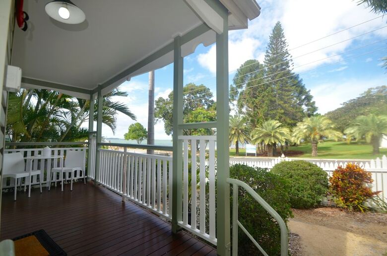Cabana Barney Beach Accommodation
