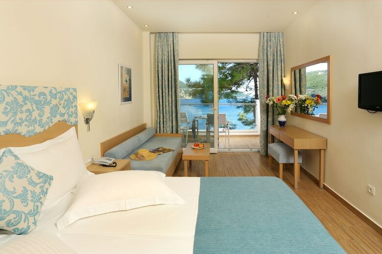 Hotel Akrotiri Beach