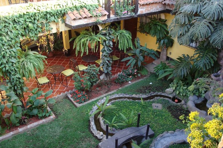 Hotel Las Camelias Inn
