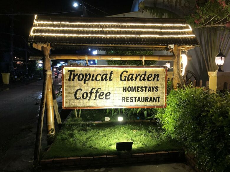 Bed & Breakfast Tropical Garden Homestay