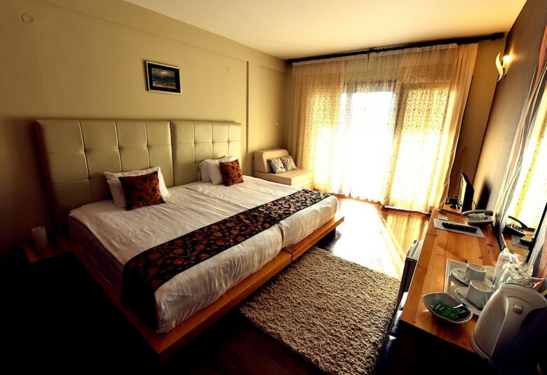 Hotel Aurora Resort & Spa