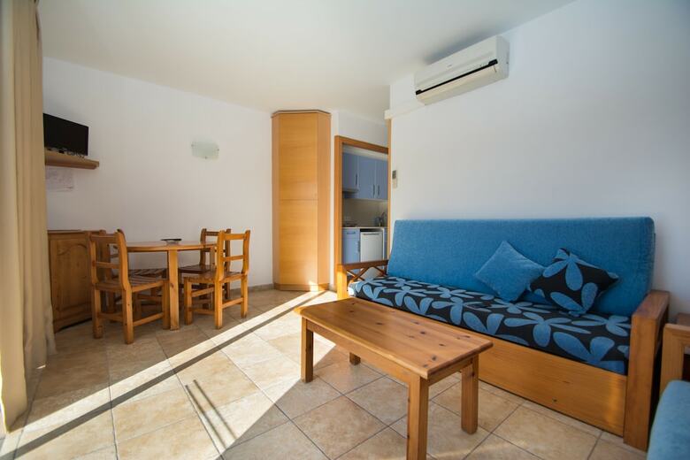 Apartaments Galdana Gardens