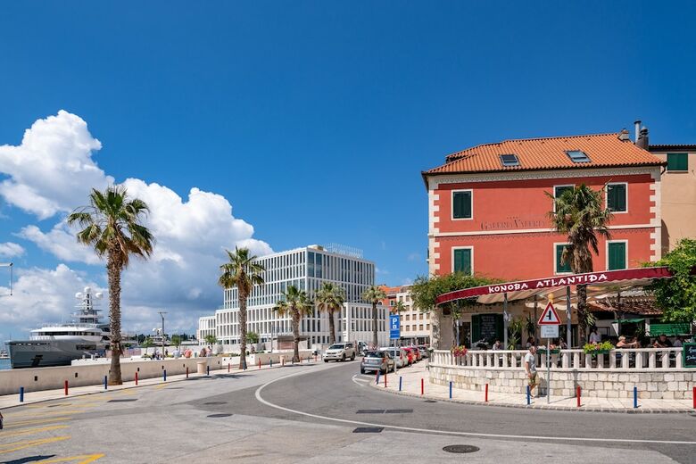 Hotel Galeria Valeria Seaside Downtown