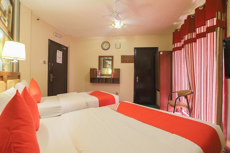 Oyo 329 Down Town Hotel