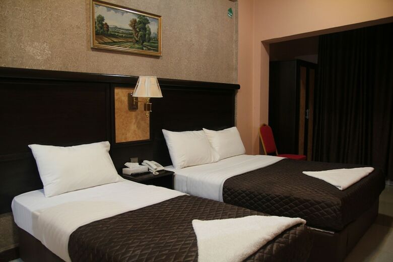 Al Sabkha Hotel