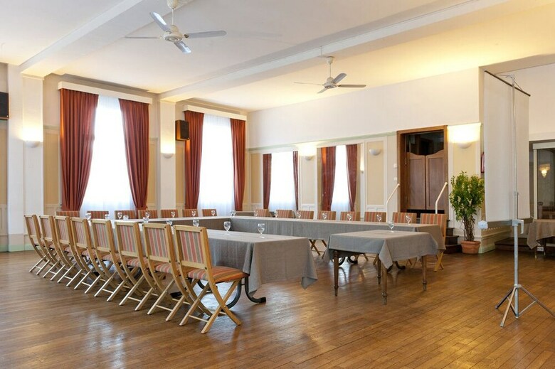 Hotel H�tel Restaurant Le Cheval Rouge