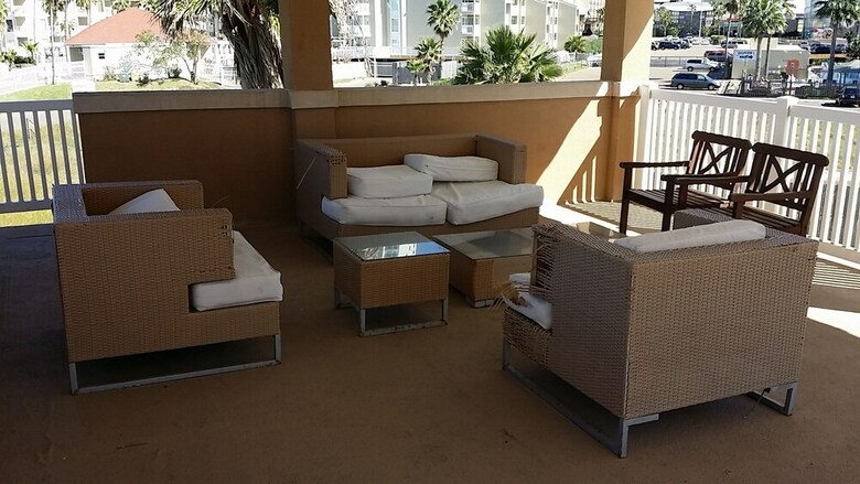 La Isla Condominiums By Cheap Getaway