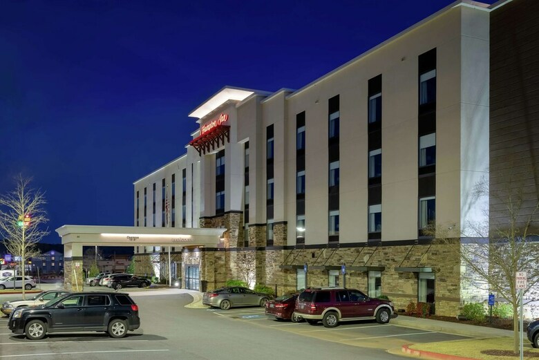 Hotel Hampton Inn Emerson Lakepoint