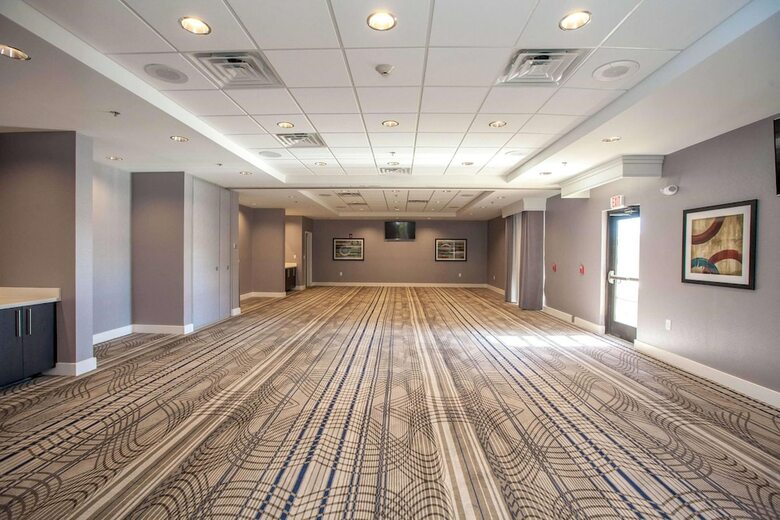 Hotel Hampton Inn Emerson Lakepoint