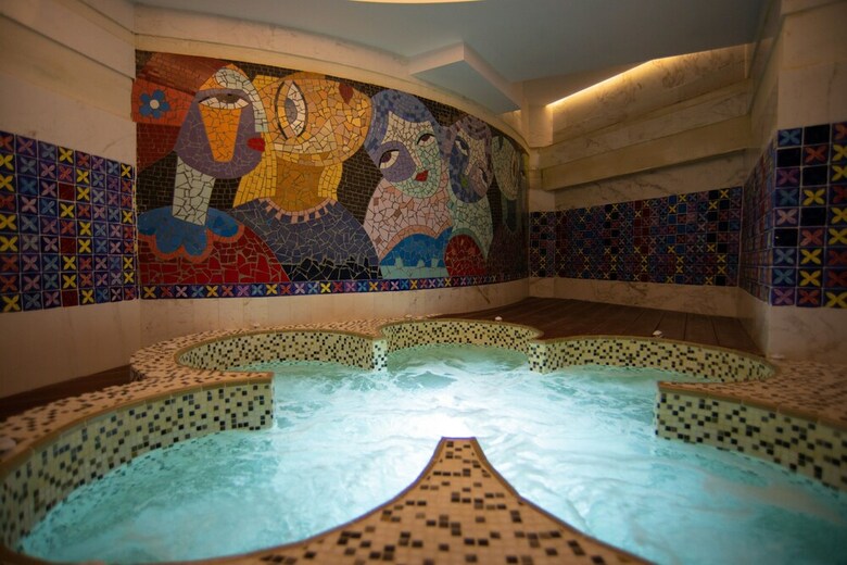 Bougainville Bay Hotel
