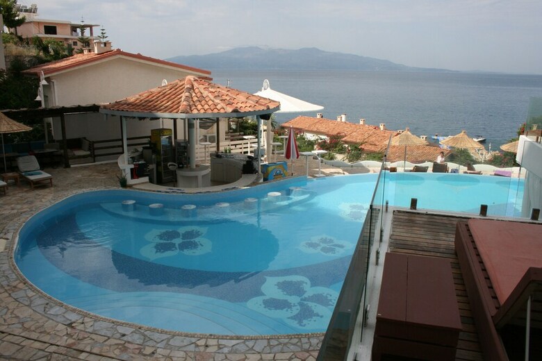 Bougainville Bay Hotel