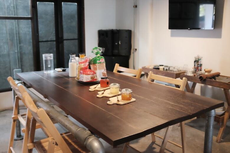 Hostal Oyo Box Hostel N Cafe