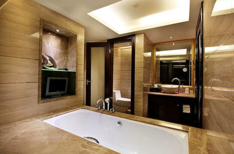 Royal Mediterranean Hotel