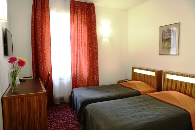 City Hotel Teater