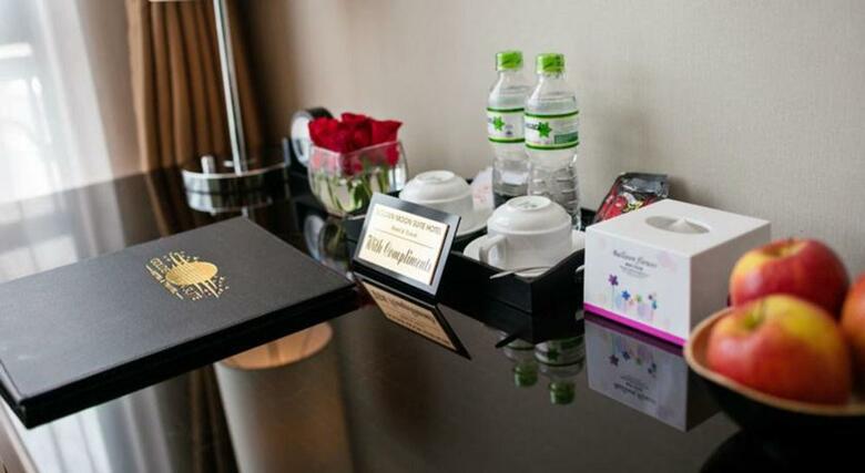 Golden Moon Suite Hotel