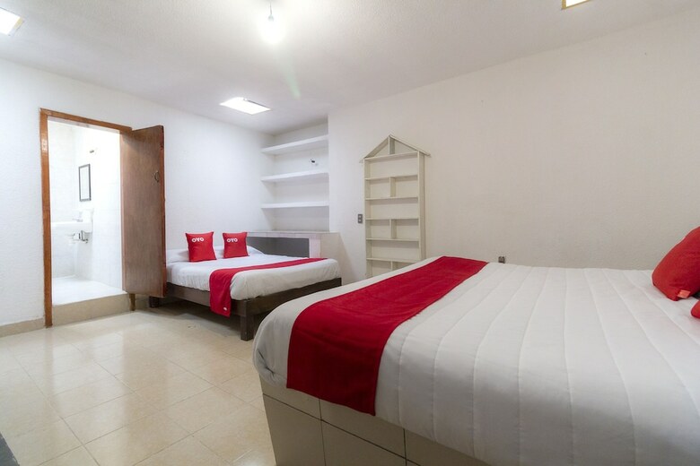 Hostal Oyo Hotel Las Nubes