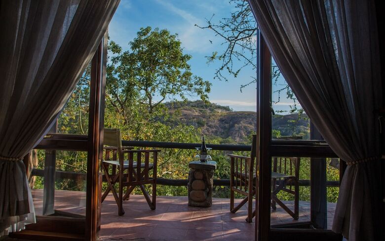 Posada Big Cave Camp - Lodge On The Rocks