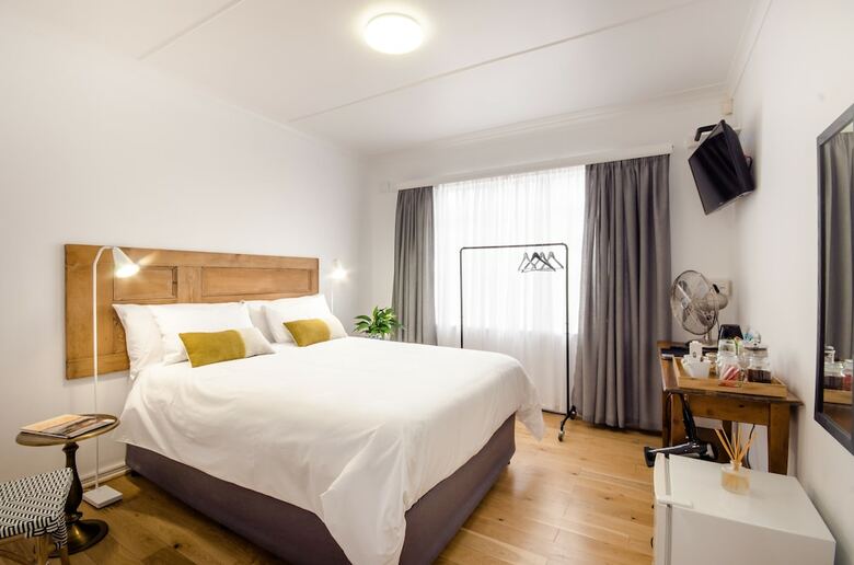 Hotel Whispering Oaks