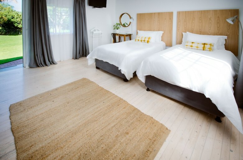 Hotel Whispering Oaks