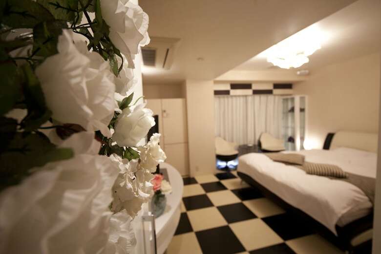 V Hotel -adults Only